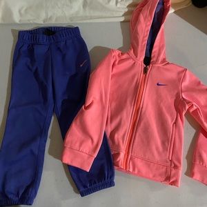 Nike size 4 matching set!